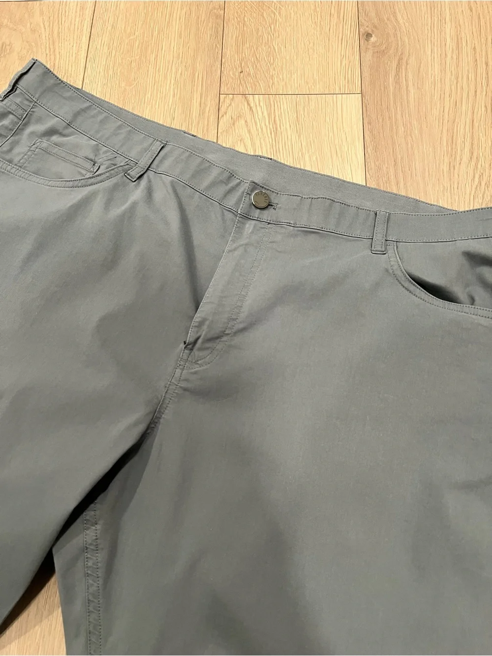 Faherty Classic Straight Light Pants in Gray-Green 42x32